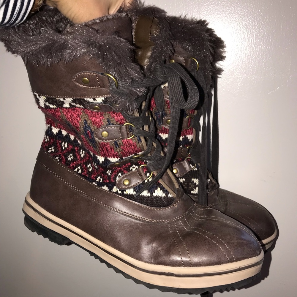 Mukluks Brown Patterned Winter Boots size 10